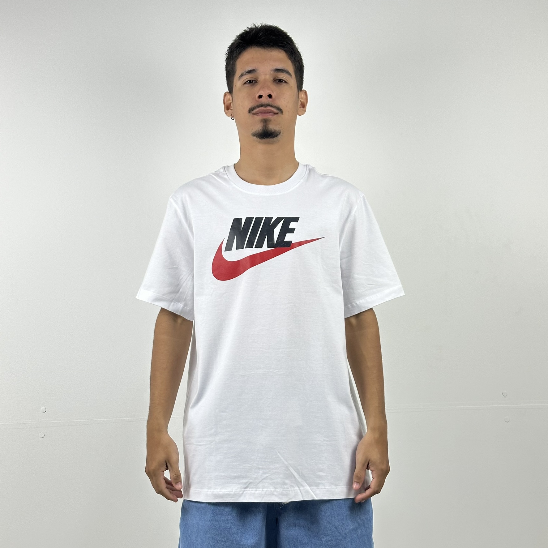 CAMISETA NIKE SPORTSWEAR ICON FUTURA MASCULINA WHITE