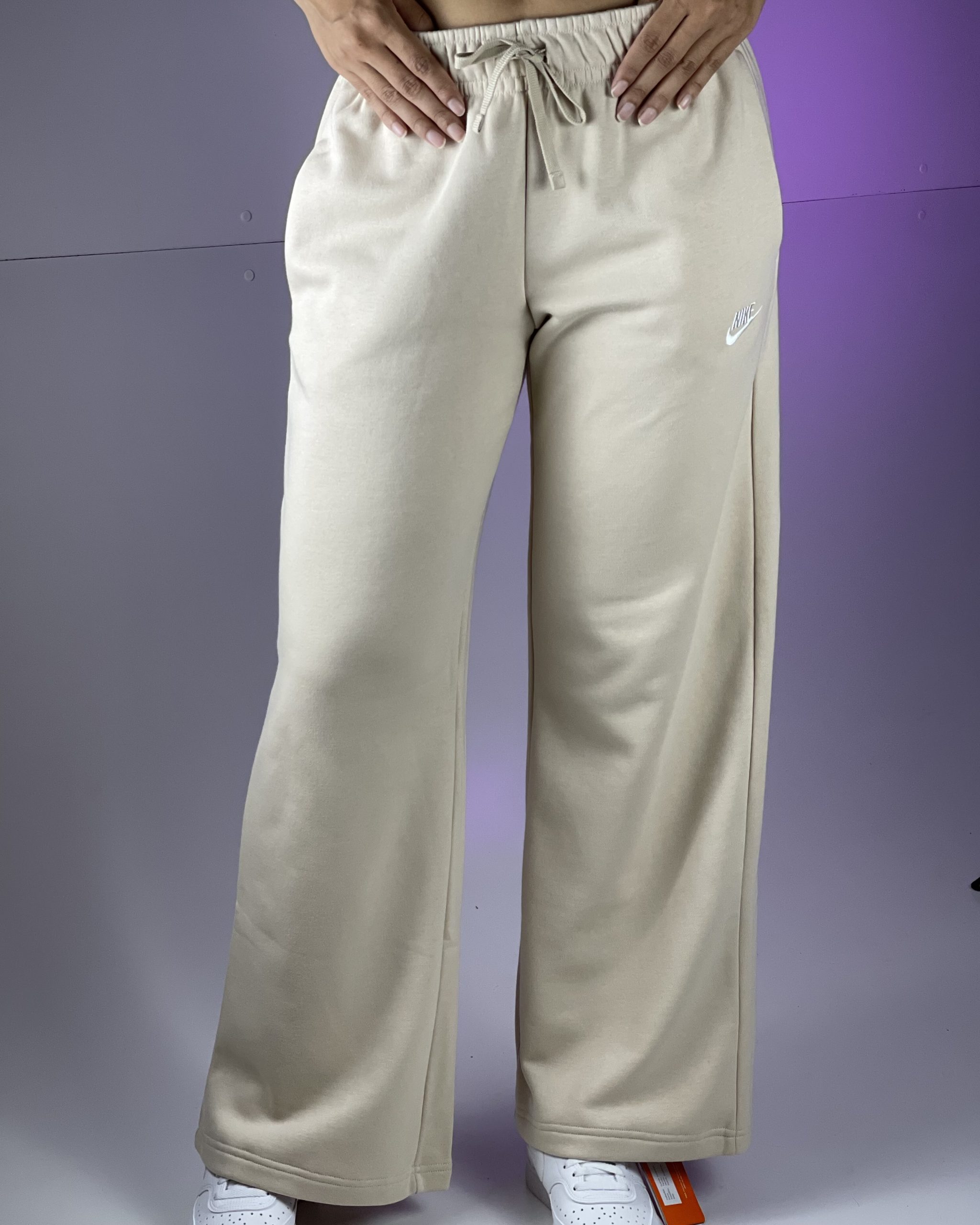 CALÇA NIKE SPORTSWEAR CLUB FLEECE FEMININA BEGE