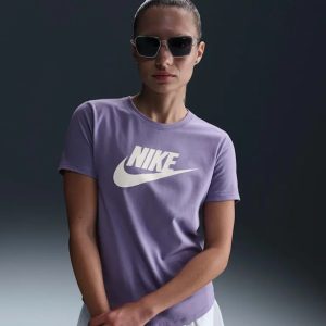 CAMISETA NIKE SPORTSWEAR ESSENCIAL FEMININA