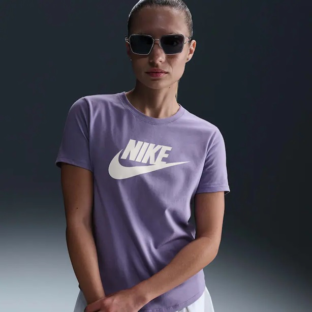 CAMISETA NIKE SPORTSWEAR ESSENCIAL FEMININA