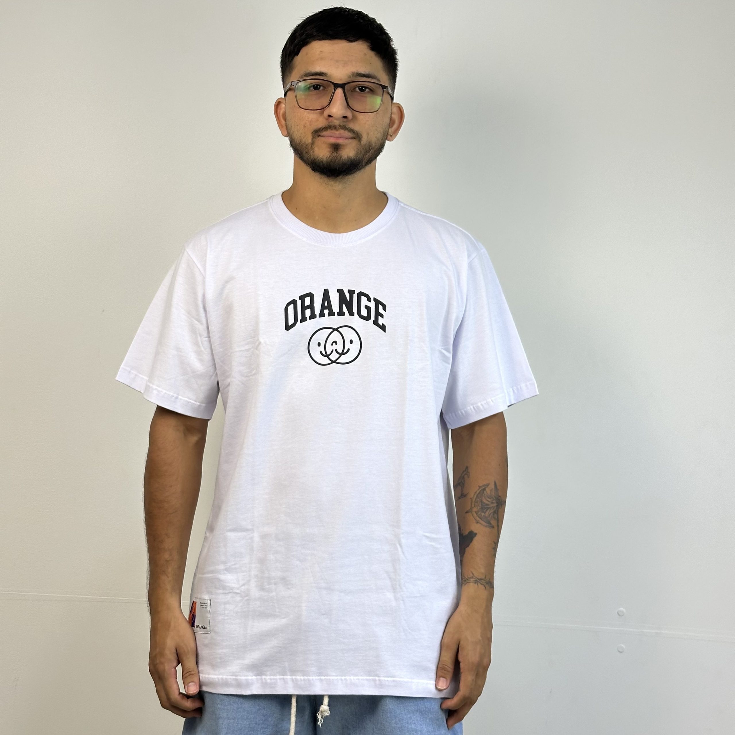 CAMISETA ORANGE BASIC LOGO BRANCO