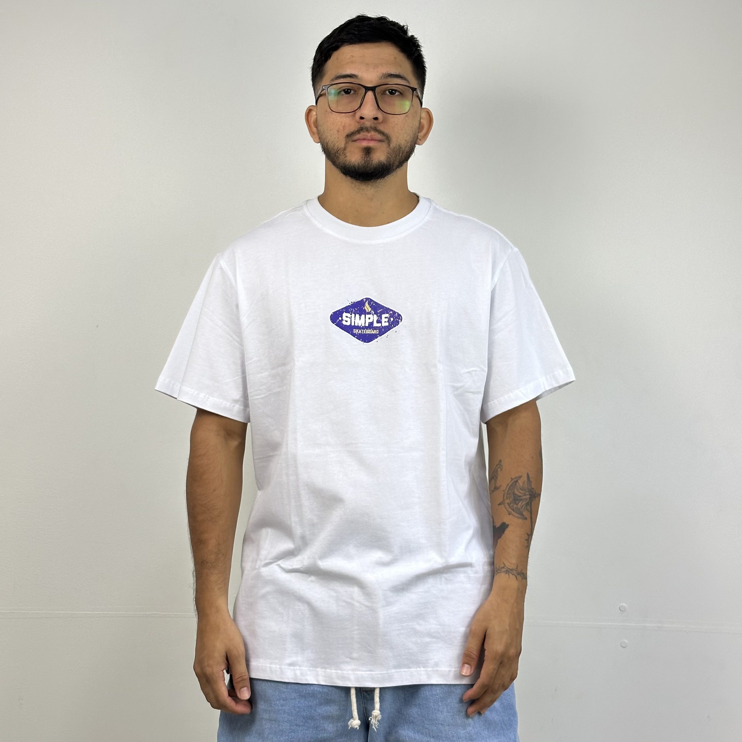 CAMISETA SIMPLE SKATEBOARD BRANCO
