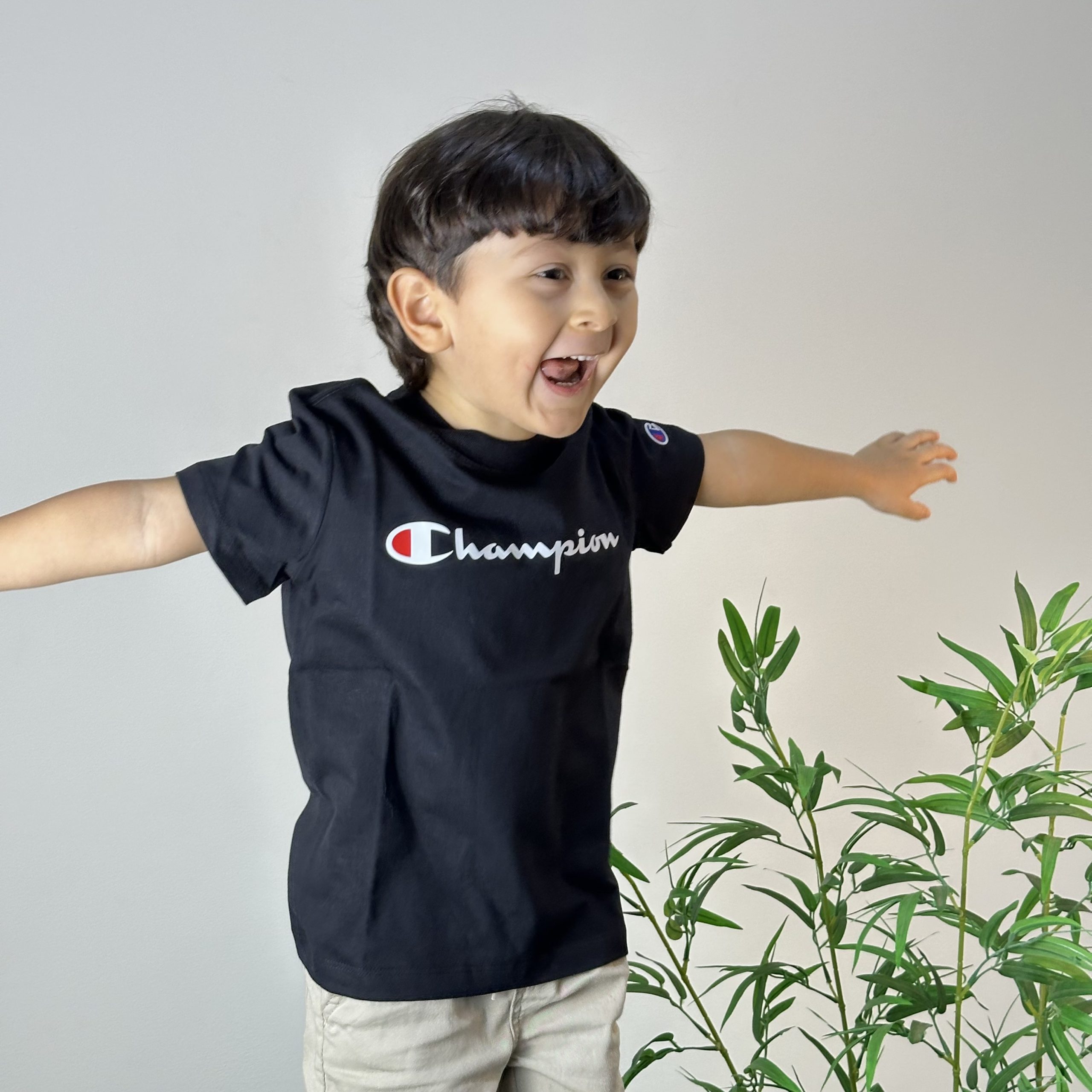 CAMISETA CHAMPION KIDS MC LOGO SCRIPT - BLACK